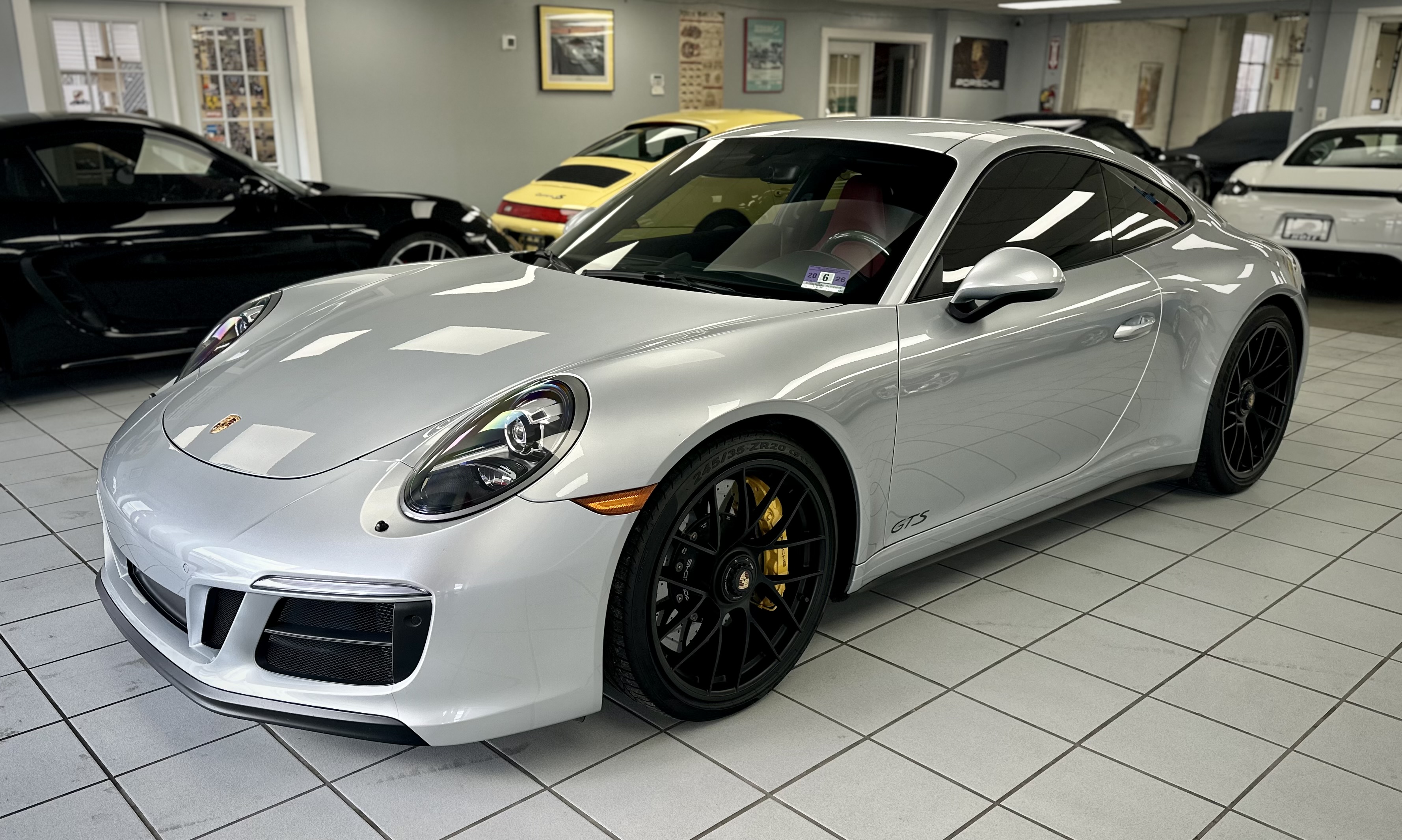 2018 Porsche 911 Carrera 4 GTS