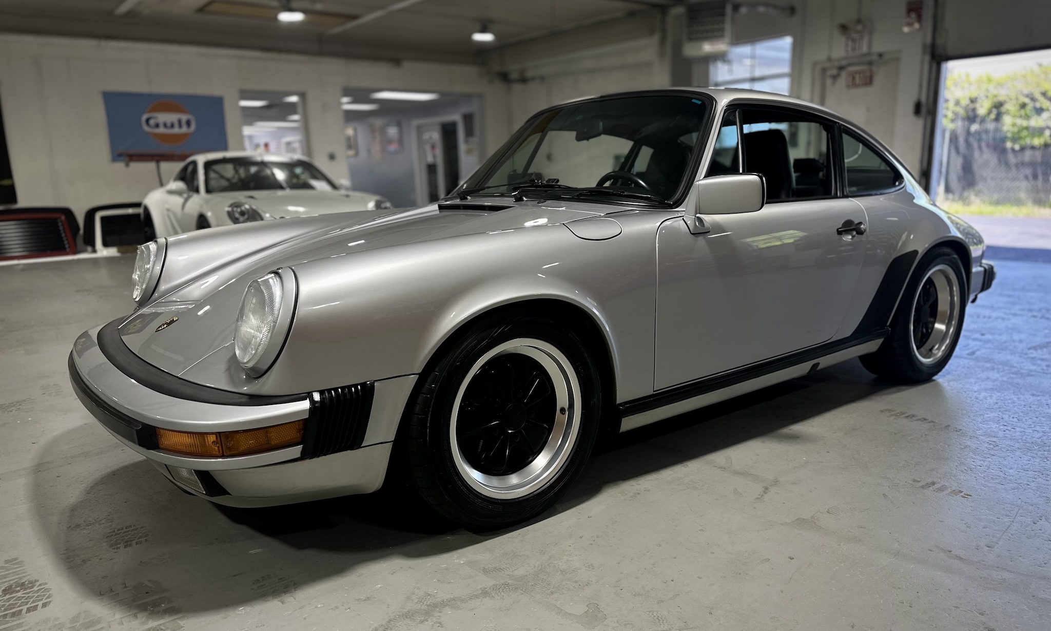 1987 Porsche 911 Carrera 2